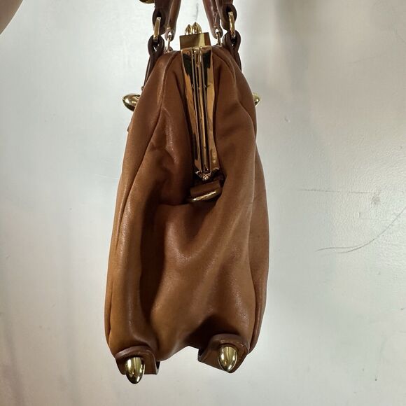 CC SKYE Camel Brown Lamb‎ leather shoulder Bag Gold Trim Clasp GUC - Picture 9 of 16